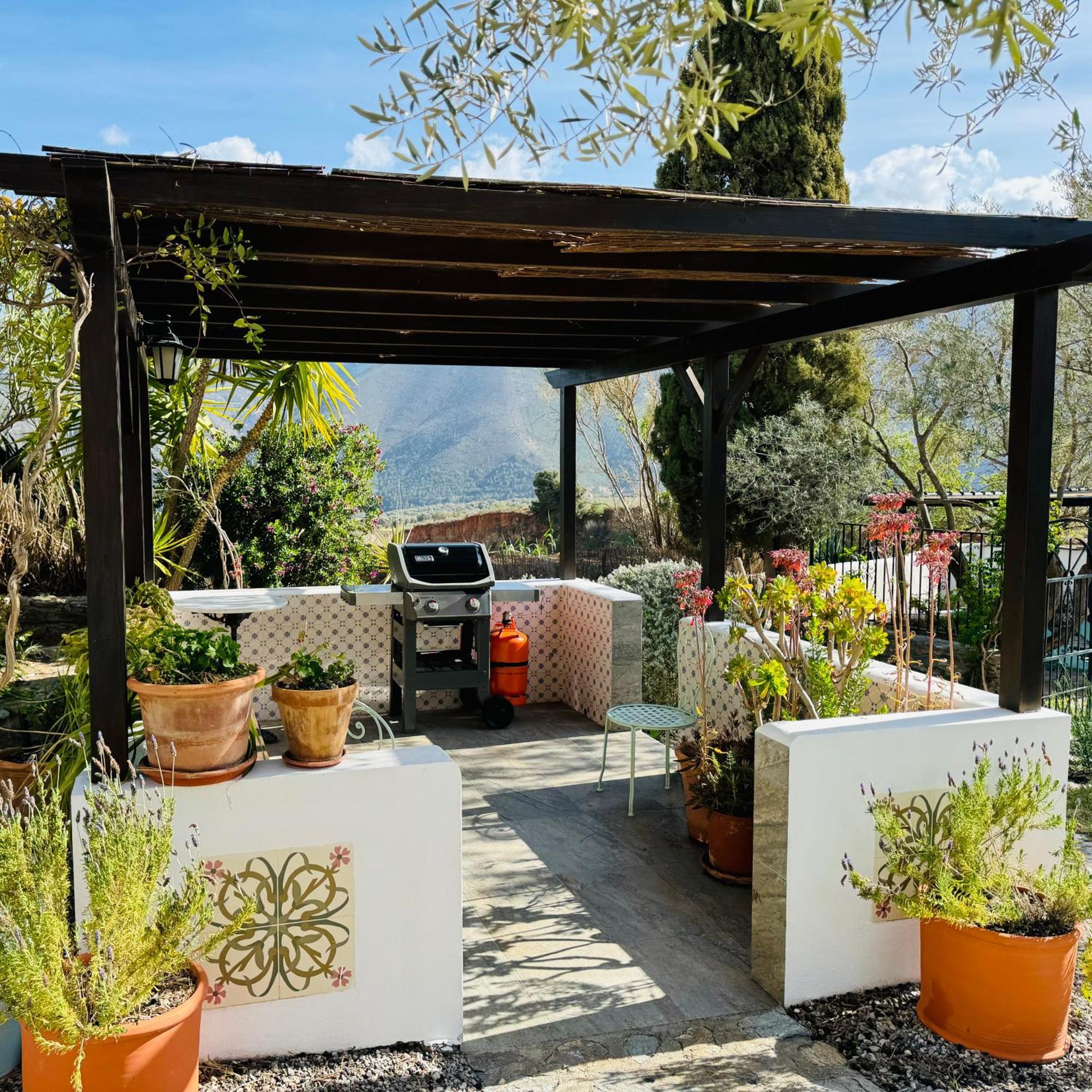 הוילה אורגיווה Almond Hill House מראה חיצוני תמונה