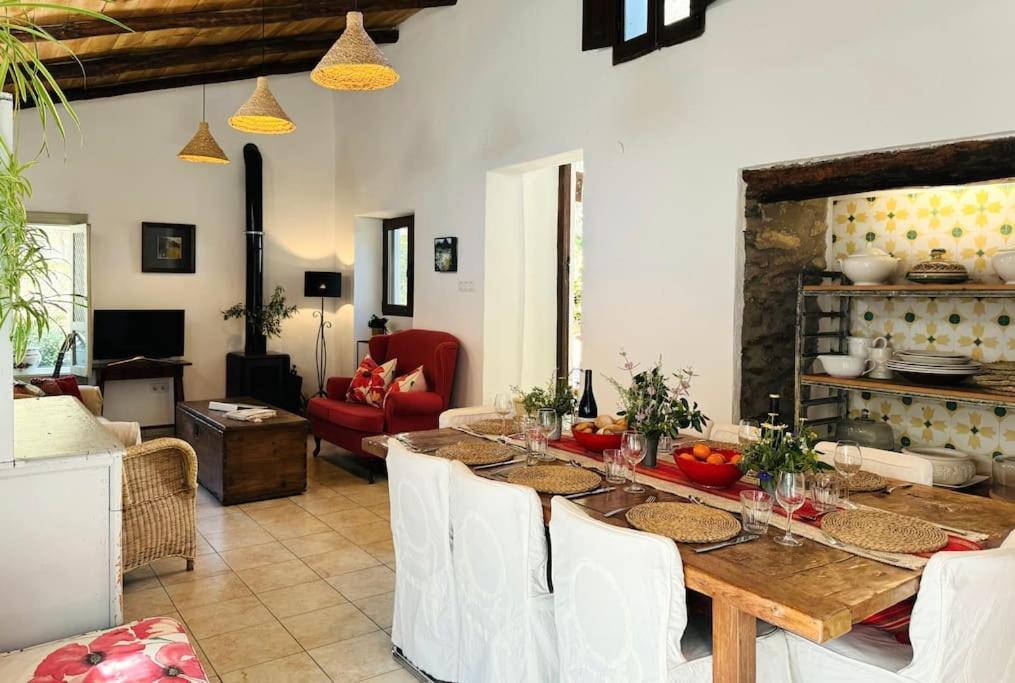 הוילה אורגיווה Almond Hill House מראה חיצוני תמונה