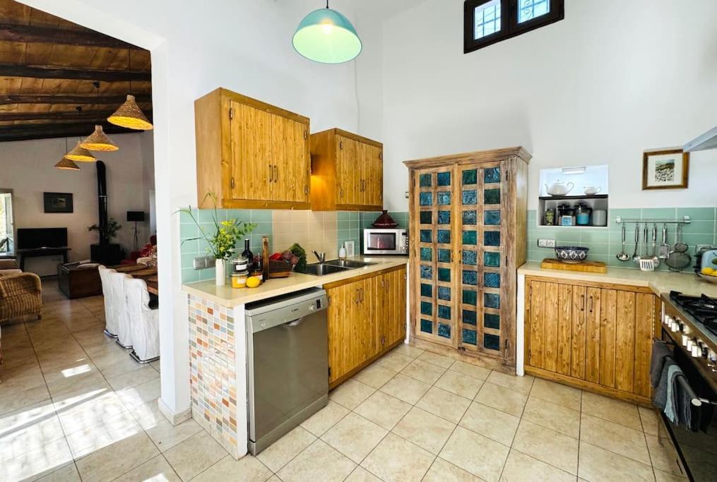 הוילה אורגיווה Almond Hill House מראה חיצוני תמונה