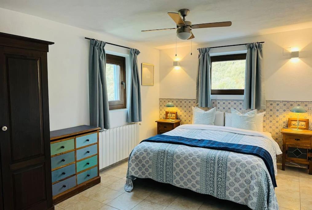 הוילה אורגיווה Almond Hill House מראה חיצוני תמונה